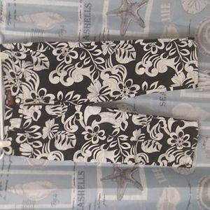 Women's Wang Li capris size 44